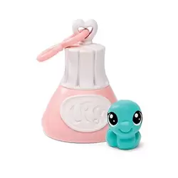 Vers Dans Un Vernis À Ongles