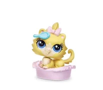 Littlest Pet Shop - Pets In the City - POMERANIAN IN A PINK BED