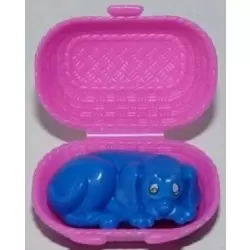  Blue dog in pink basket