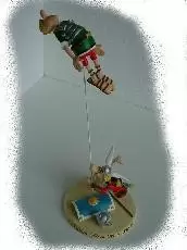 Statuettes Astérix - Astérix boxe un romain