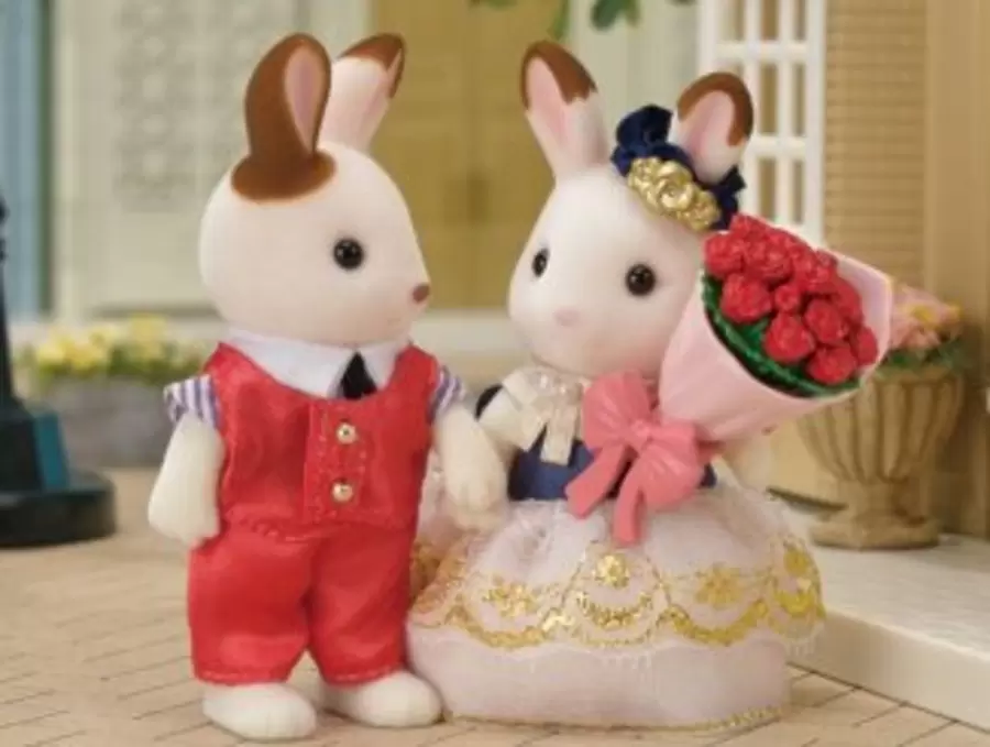Sylvanian Families (Europe) - Cute Couple Set (Cinnamon Rabbit & Chocolate Rabbit)