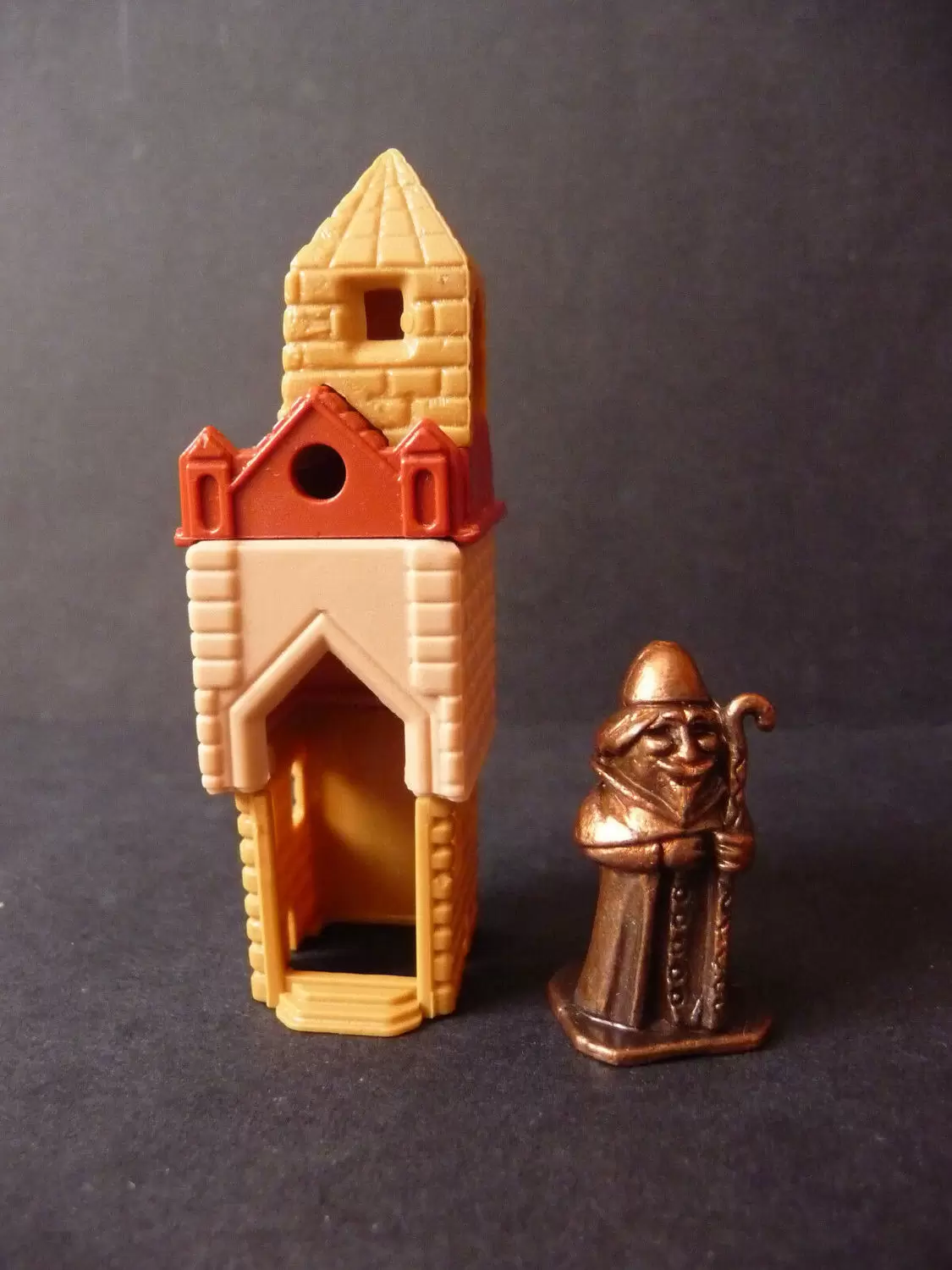 Les Vieux Chateaux et ses Habitants - 1998 - Prêtre laiton