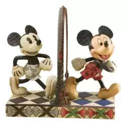 DISNEY TRADITIONS "MICKEY MOUSE November Mickey" Jim Shore Figur 4033968 NEU ! 