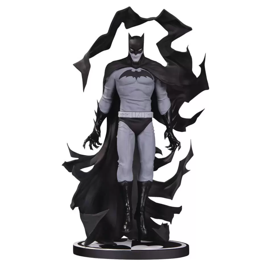 Batman Black & White Statue By Becky Cloonan - DC Collectibles Statues  action figure
