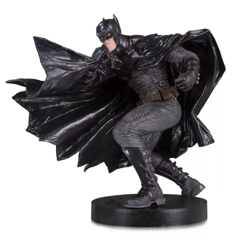 DC Collectibles Statues - Batman By Lee Bermejo