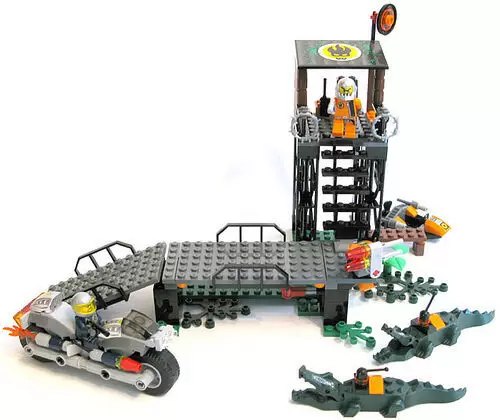 utilgivelig modnes Rotere Swamp Raid - LEGO Agents set 8632