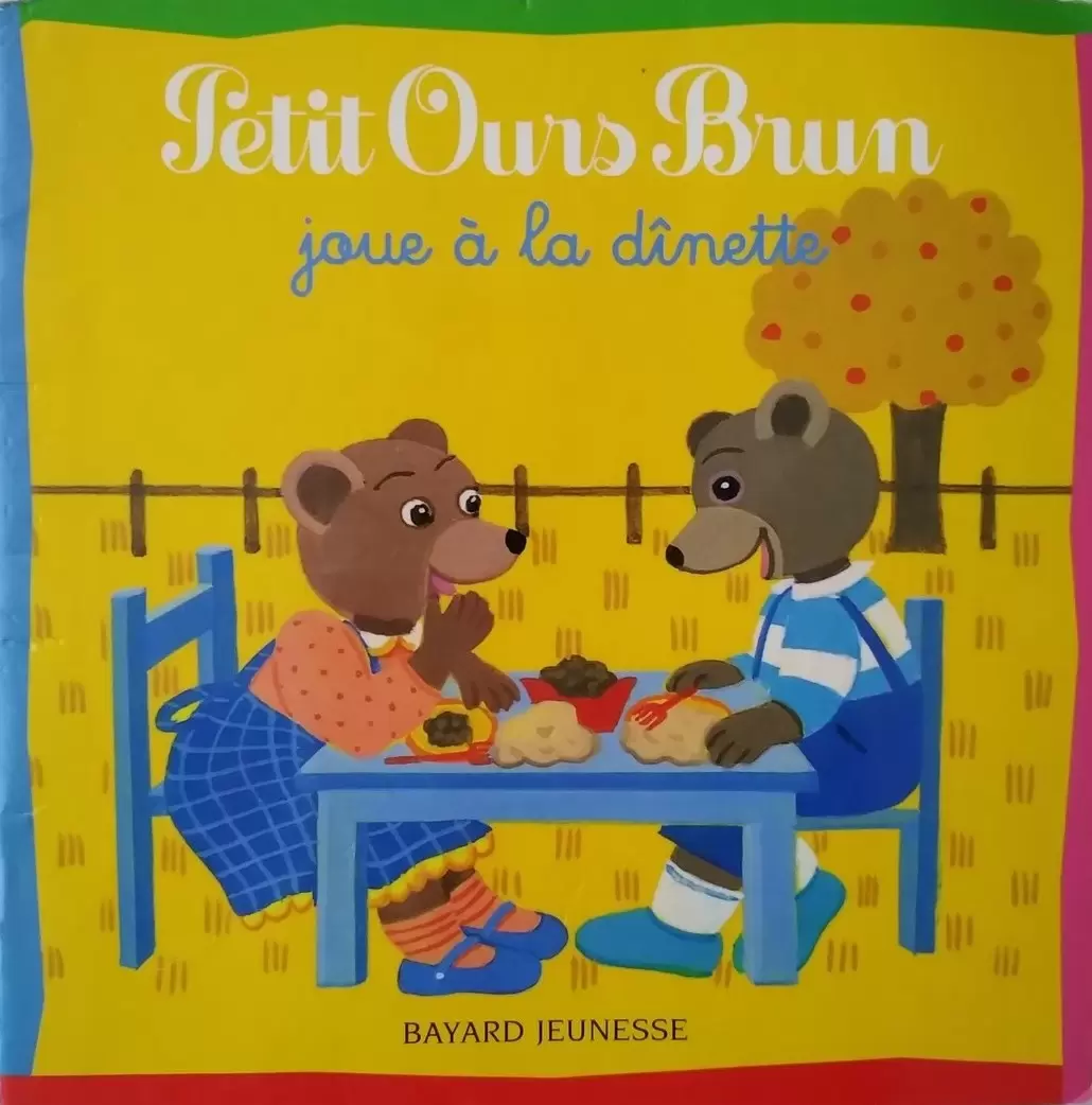 Petit Ours Brun - Petit ours brun joue à la dinette