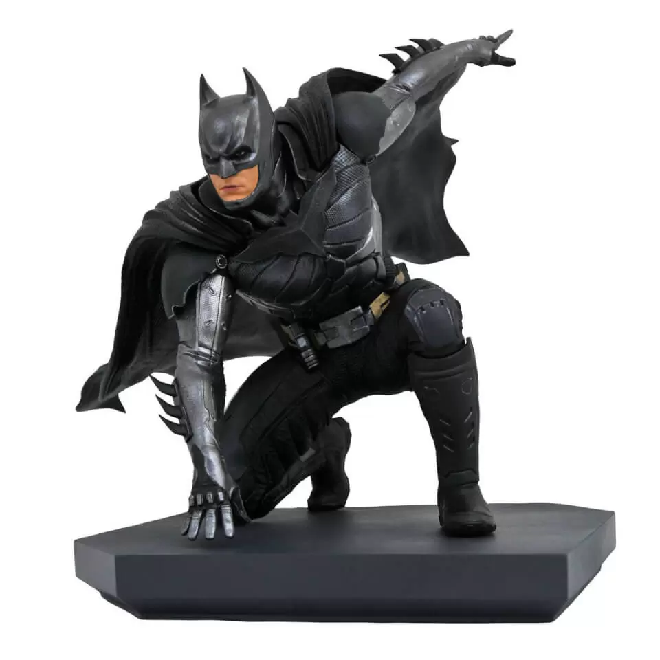 Injustice 2 Batman Statue - Diamond Select action figure
