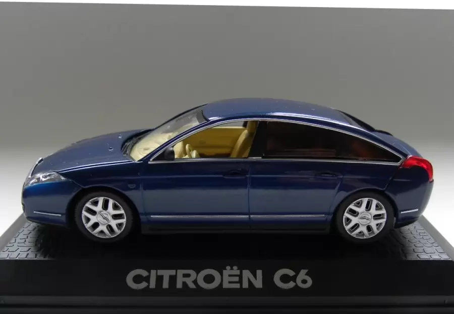 Voitures Chefs d\'État - Éditions Atlas - Citroën C6 V6  3.0i du président Jacques Chirac 2005