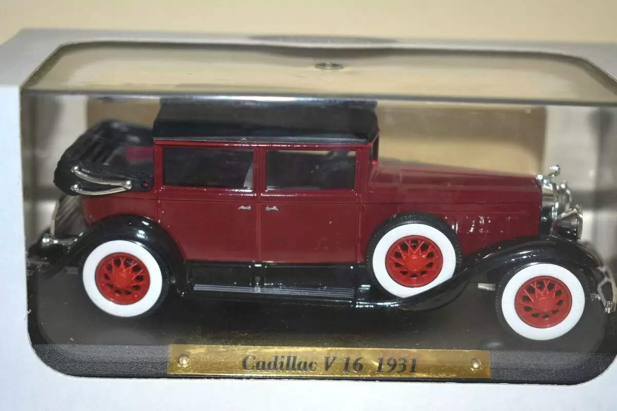 Voitures d\'Exception - Éditions Atlas - Cadillac V 16 1931