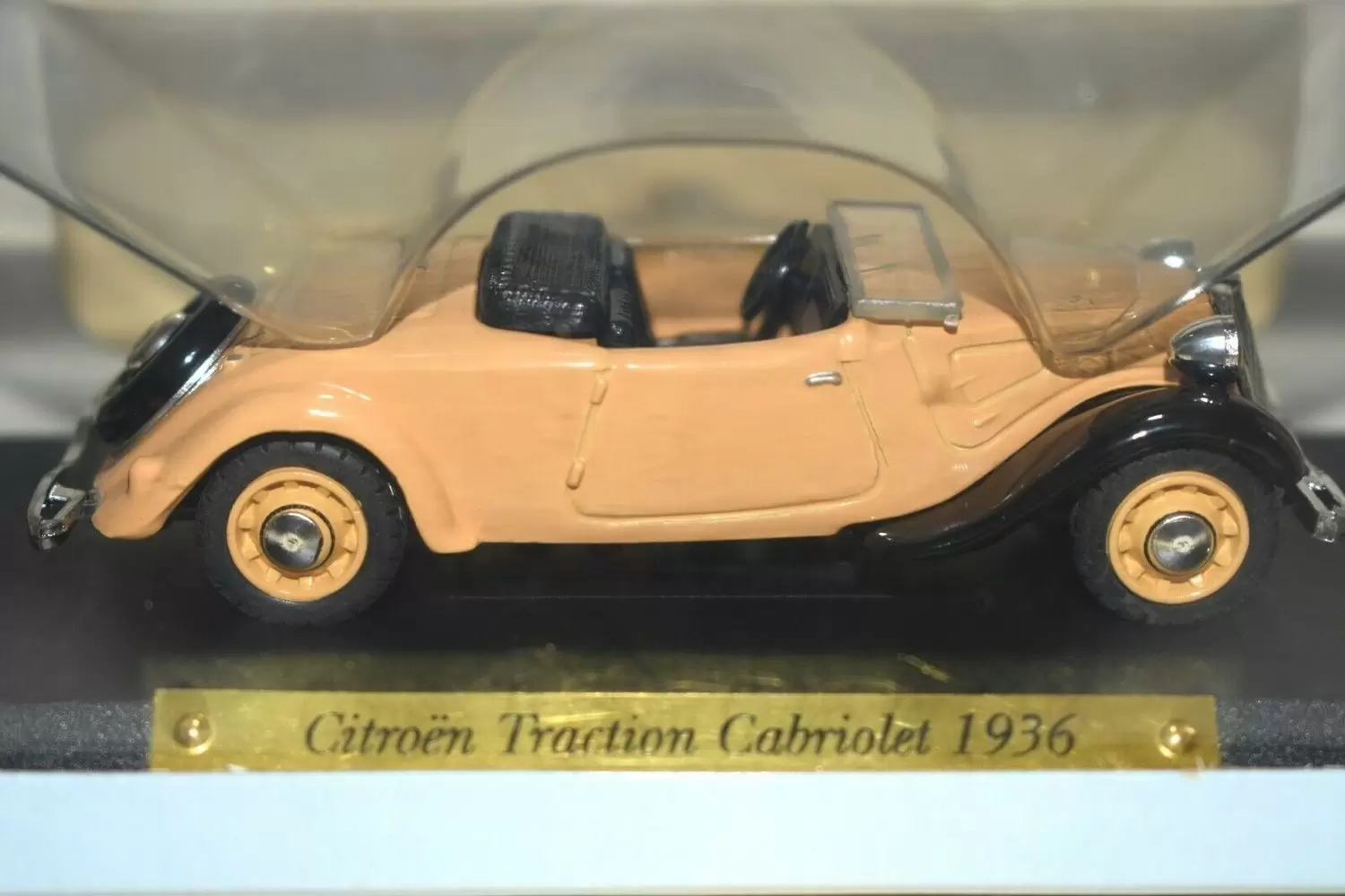 Voitures d\'Exception - Éditions Atlas - Citroën Traction 7 CV Cabriolet 1936
