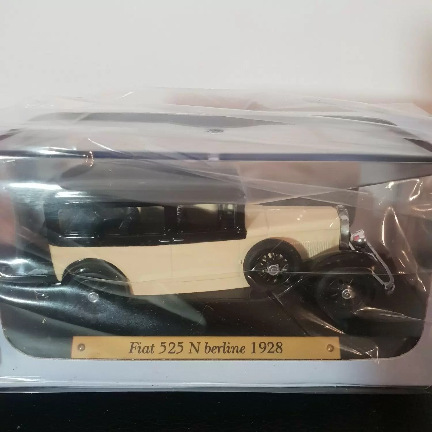 Voitures d\'Exception - Éditions Atlas - Fiat 525 N Berline 1928