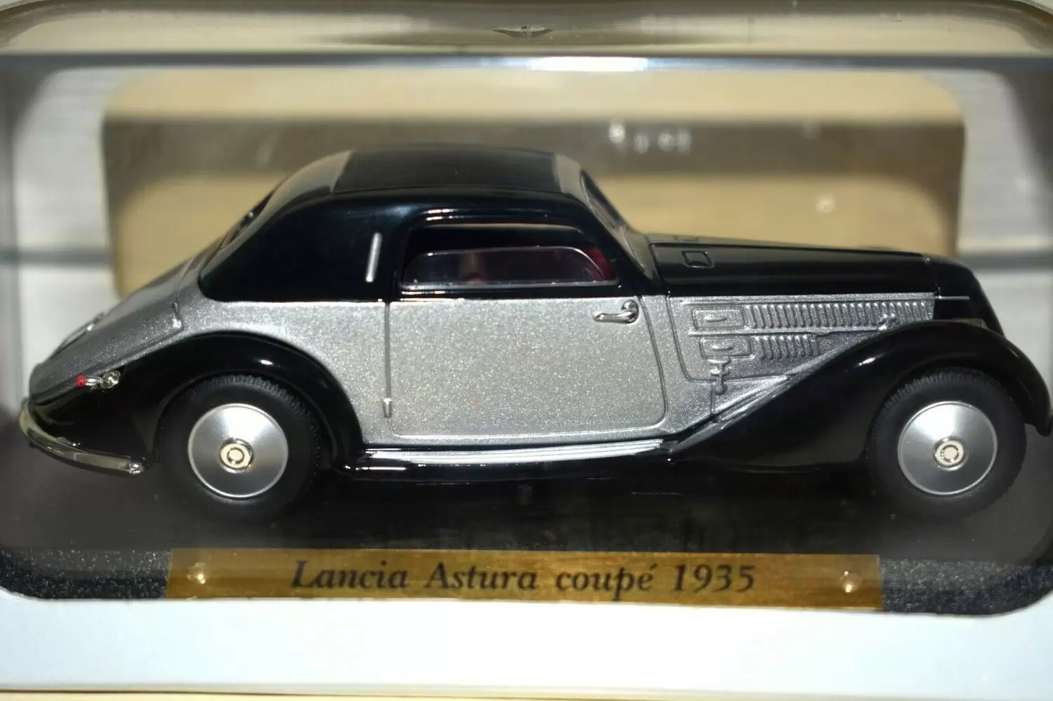 Voitures d\'Exception - Éditions Atlas - Lancia Astura Coupé 1935