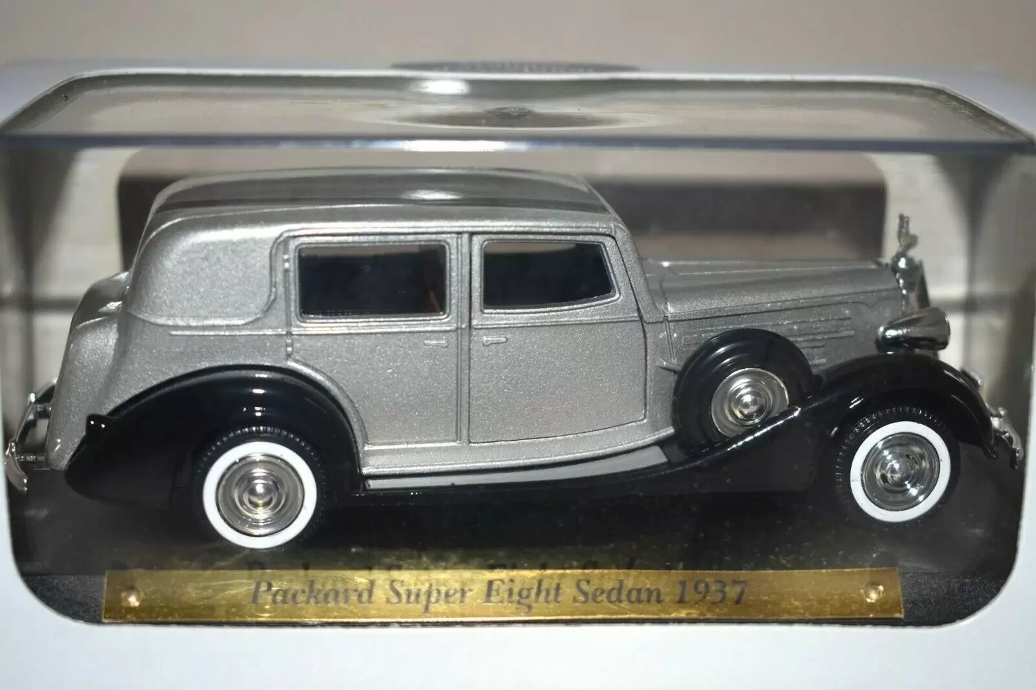Voitures d\'Exception - Éditions Atlas - Packard Super Eight Sedan 1937
