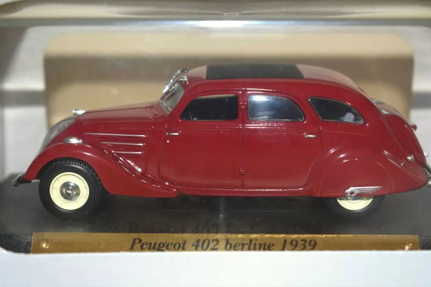 Voitures d\'Exception - Éditions Atlas - Peugeot 402 Berline 1939