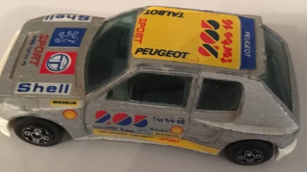 Bburago 1/43e - Peugeot 205 turbo 16