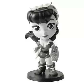 Lil DC Comics Bombshells - Wonder Woman with Shield (Black and White)