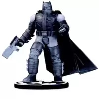 Batman Black & White Statue Armored Batman By Frank Miller - DC Direct