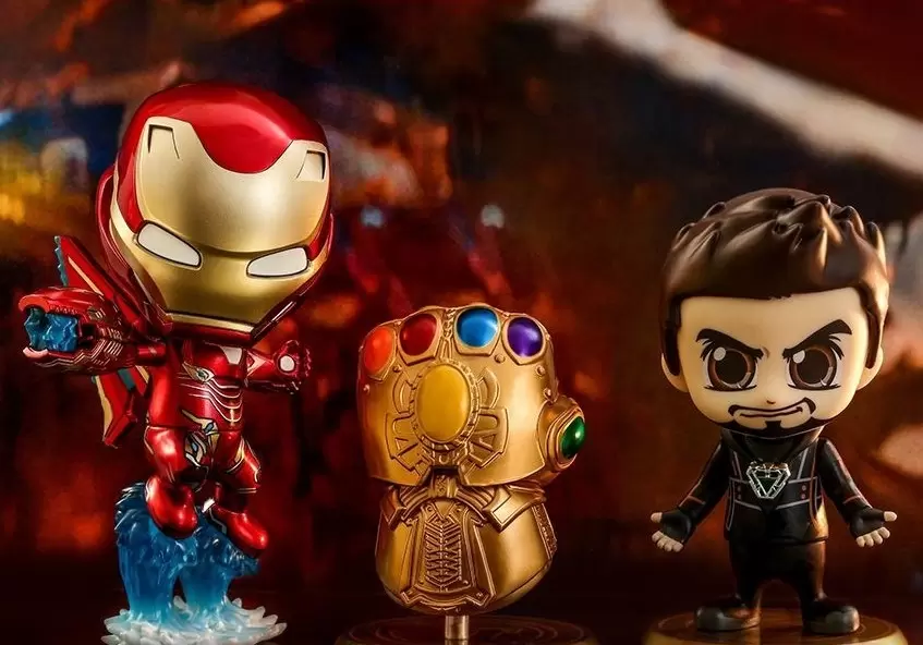 Cosbaby Figures - Avengers: Infinity War - Tony Stark, Iron Man & Infinity Gauntlet