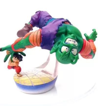 Capsule megahouse - Goku vs Piccolo