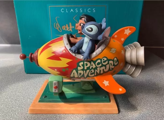 Walt Disney Classic Collection WDCC - Lilo & Stitch Storefront Spaceship