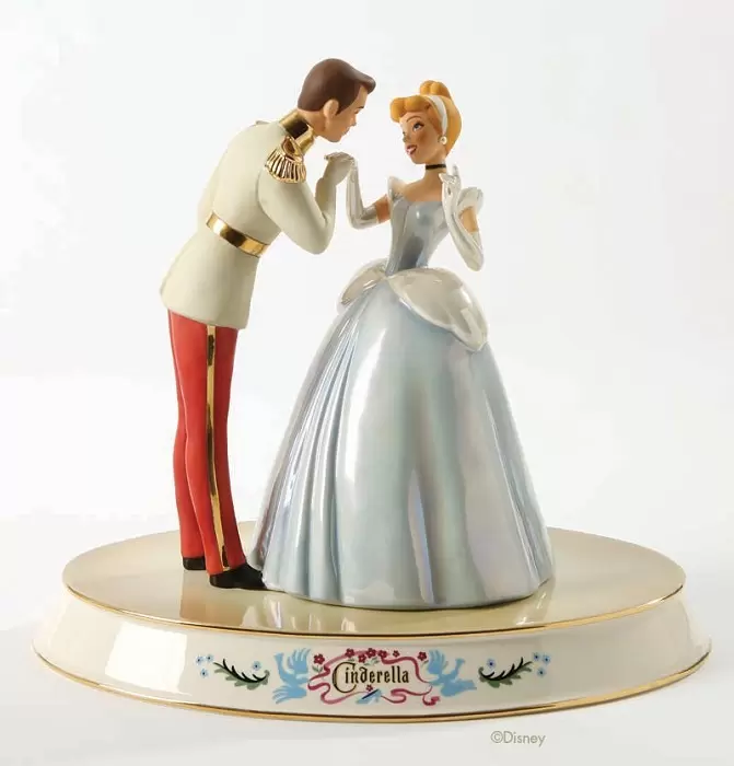 Walt Disney Classic Collection WDCC - Cinderella And Prince Royal Introduction