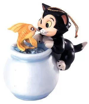 Walt Disney Classic Collection WDCC - Cleo and Figaro Purrfect Kiss Ornament