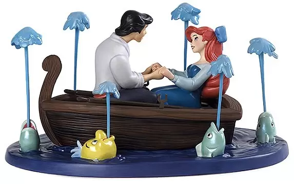 Walt Disney Classic Collection WDCC - Eric and Ariel Kiss The Girl