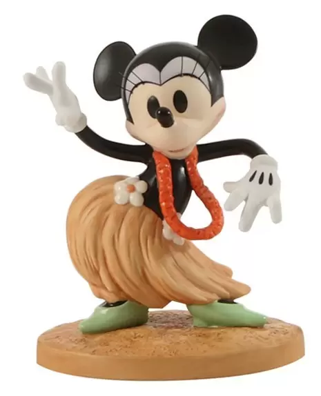 Walt Disney Classic Collection WDCC - Minnie Mouse Sawying Sweetheart