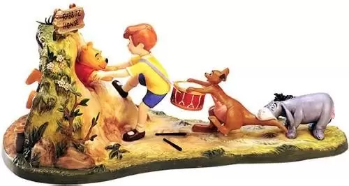Walt Disney Classic Collection WDCC - Pooh and Friends Hooray, Hooray, For Pooh will Soon be Free