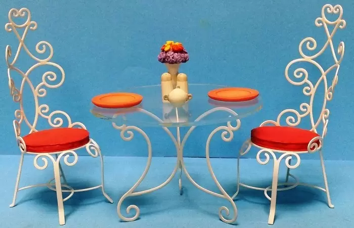 Walt Disney Classic Collection WDCC - Table and Chairs Accessory Set a Magical Setting