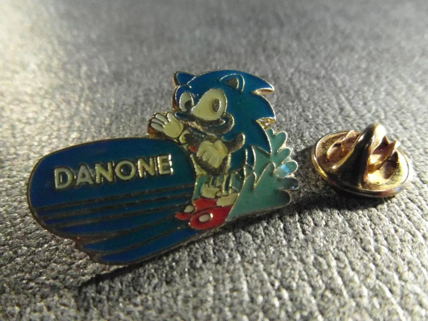 Sonic the Hedgehog Pins - Sonic Danone 02