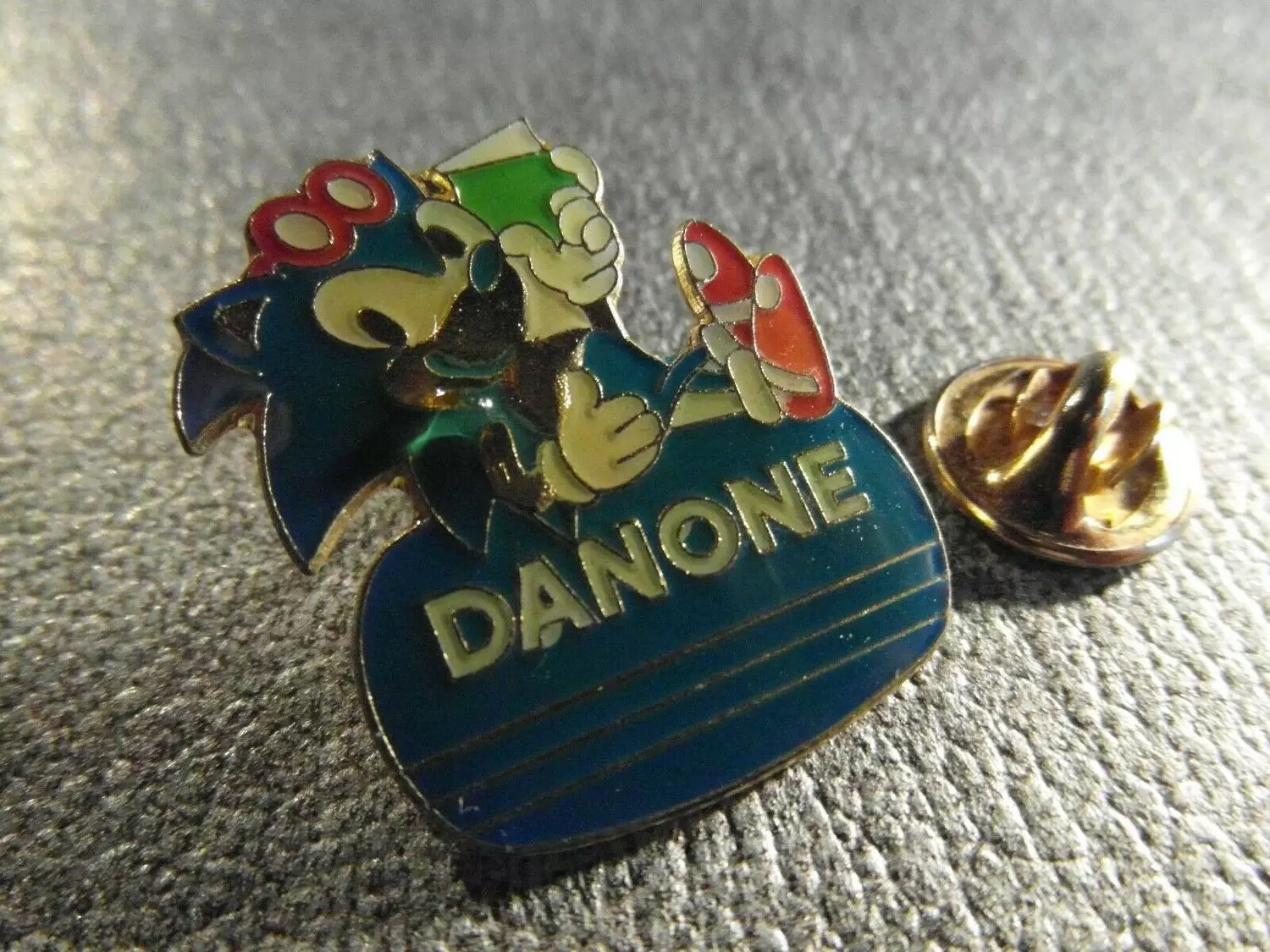 Sonic the Hedgehog Pins - Sonic Danone 04