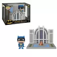Batman - Batman with Hall of Justice