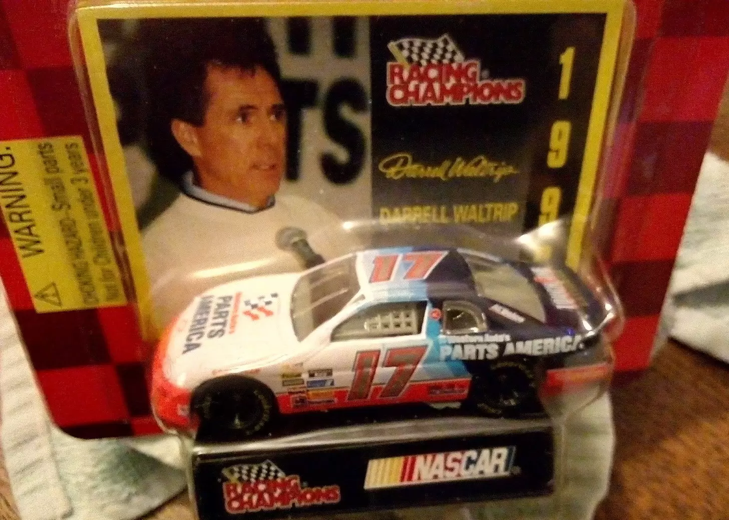 Racing Champions Nascar 1/64 Stock Car - 17