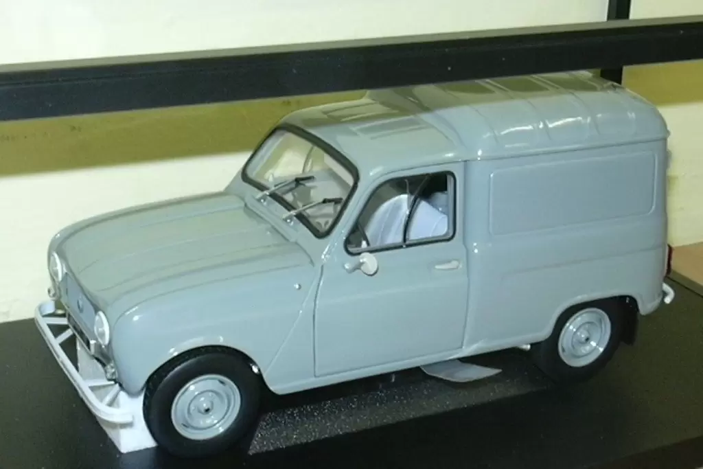 Norev Collection 1/18 - Renault 4 F4 Fourgonnette