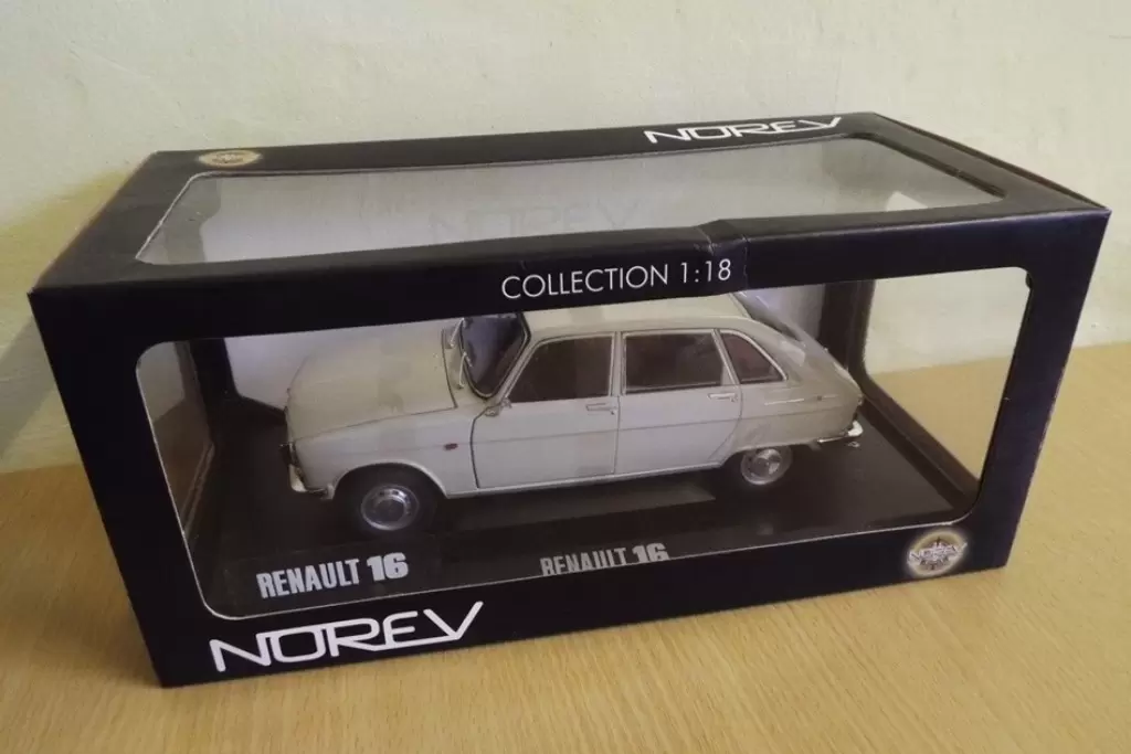 Norev Collection 1/18 - Renault R16 blanc