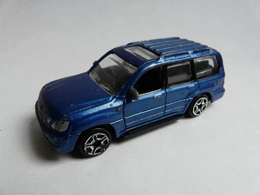 1:64 - Toyota Land Cruiser