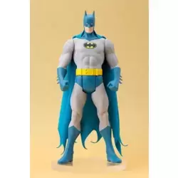 DC Comics - Batman Classic Costume - ARTFX+