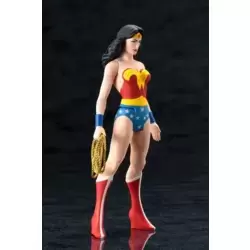 DC Universe - Wonder Woman Classic Series - ARTFX+