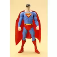 DC Universe - Superman Classic Costume - ARTFX+