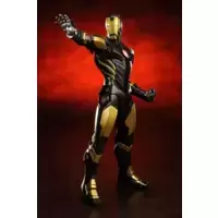 Marvel Comics - Iron Man Avengers Black/Gold - ARTFX+