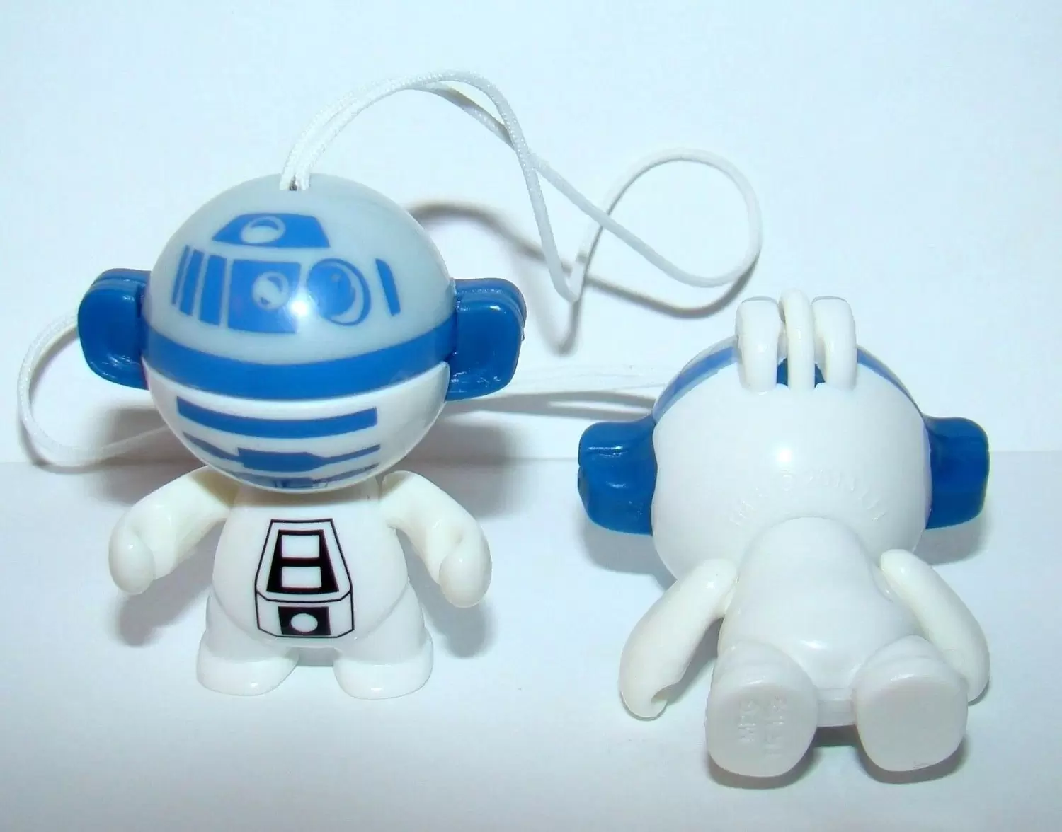 R2d2 sales kinder surprise