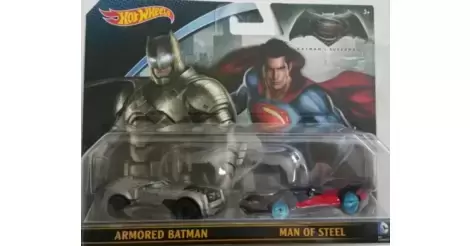 Hot Wheels DC Universe Armored Batman Deluxe Vehicle 