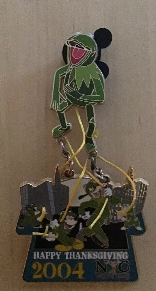 Disney Pins Open Edition - Macy\'s Thanksgiving Day Parade 2004 Kermit
