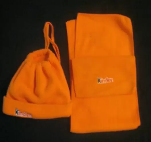 Kinder - Promotional items - Hat and Scarf