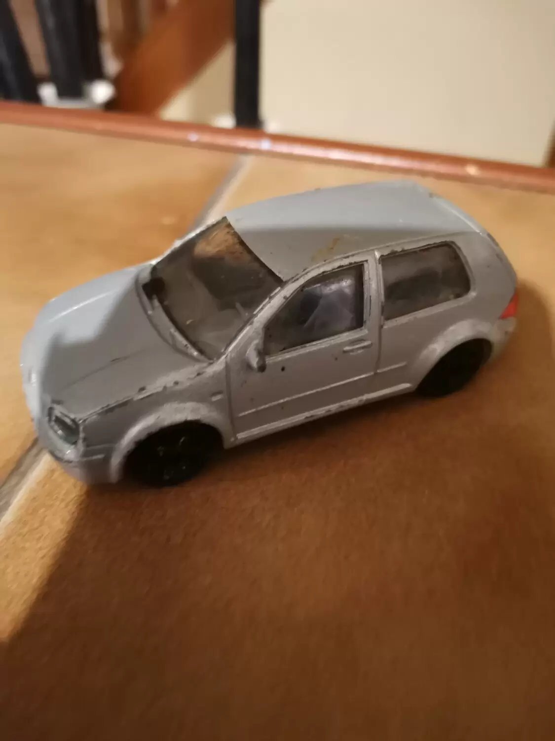 Bburago 1/43e - VOLKSWAGEN Golf 98