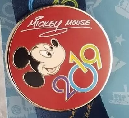 Disney Pins Open Edition - 2019 Lanyard Pin Set - Mickey Mouse