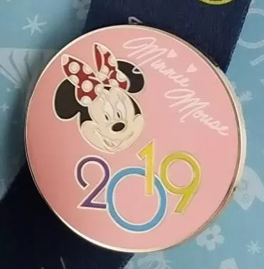 Disney - Pins Open Edition - 2019 Lanyard Pin Set - Minnie Mouse