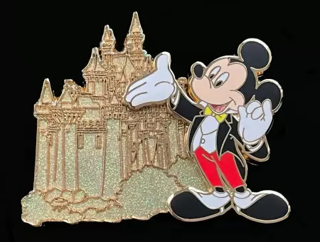 Other Celebrating 20 Years Pins - Celebrating 20 Years Pin Event - Disneyland Through The Years Castle Collection Box Set - Future Mickey